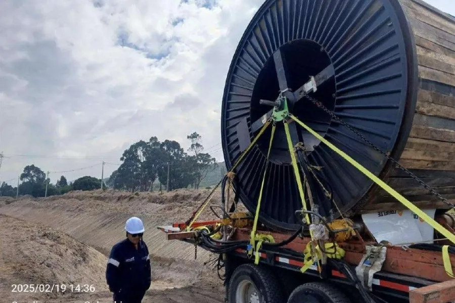 Tendido de cable subterráneo de alta tensión