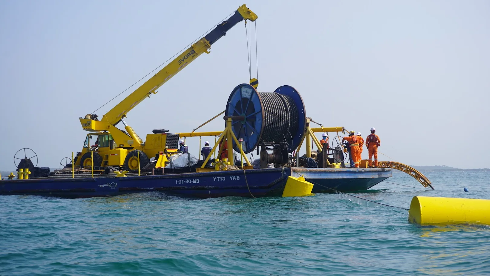 Tendido de cable submarino de alta tensión